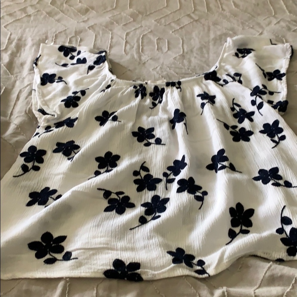 White and blue floral crop